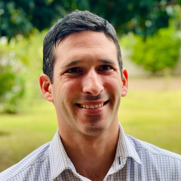Noam Angrist